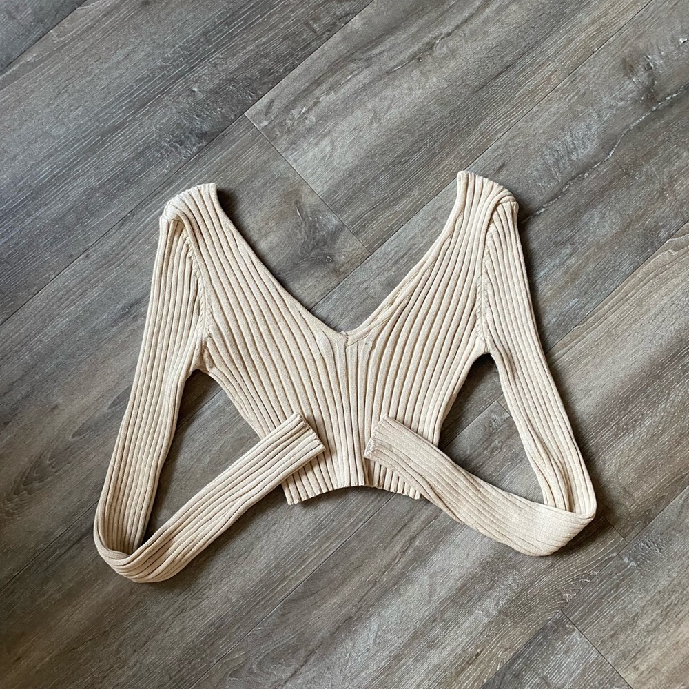 CREME CROP-TOP